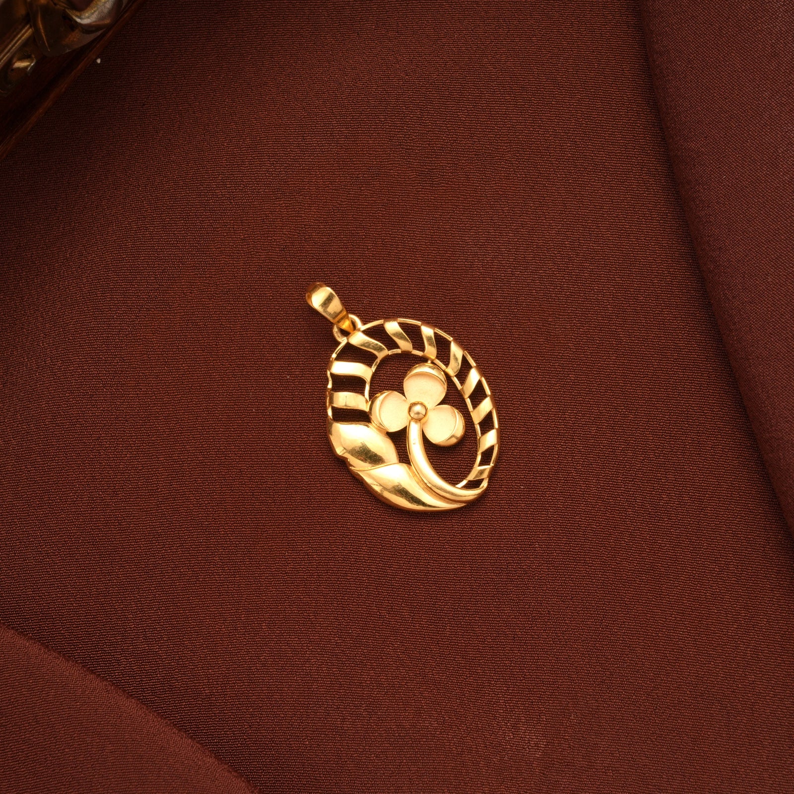 Modern Gold Leaf and Flower Motif Pendant