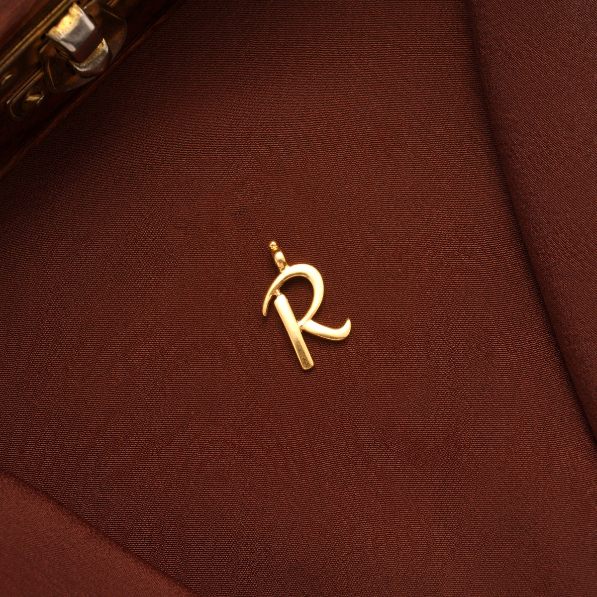 Classic Gold Initial R Pendant
