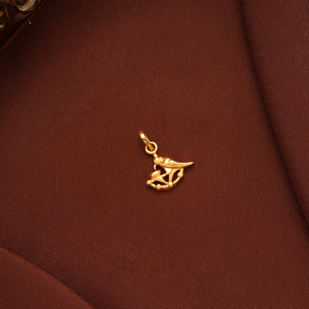 Charming Parrot Motif Gold Pendant