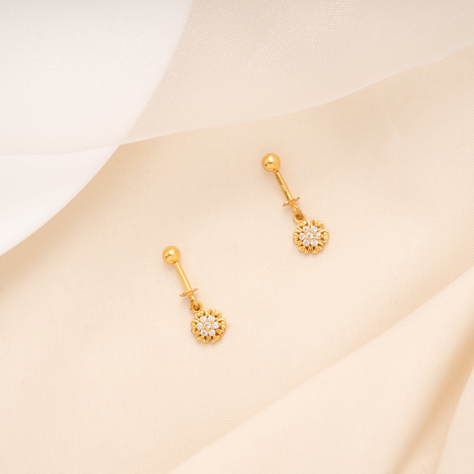 Minimal Flower with White Stone Golden Koppu
