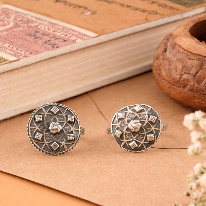 Antique Silver Blooming Flower Toe Ring