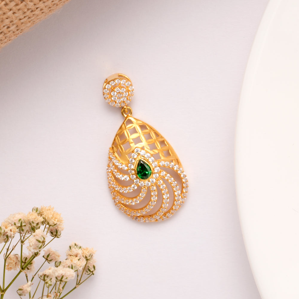 Elegant Emerald Leafy Pattern Golden Pendant