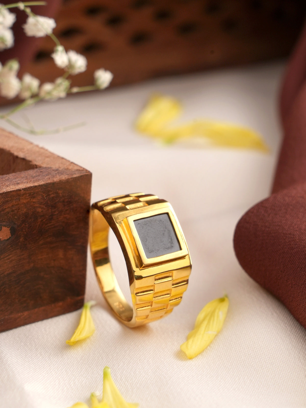 Classic Onyx Stone Gold Men's Ring