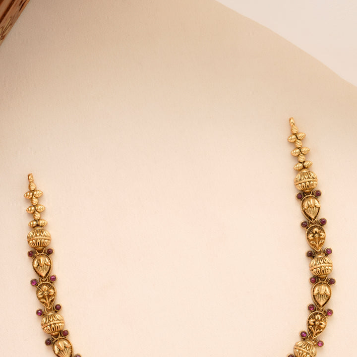 Traditional Antique Floral Design Necklace