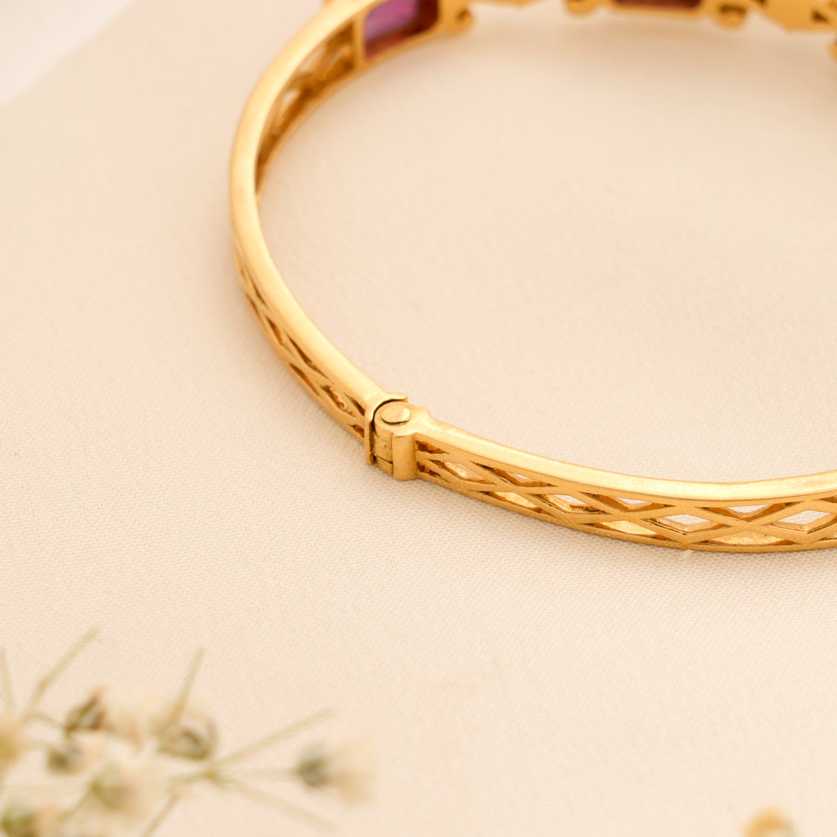 Fancy Floral with Enamel Leaf Gold Kada