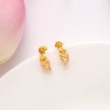 Sparkling Floral White Stone Golden Necklace Set