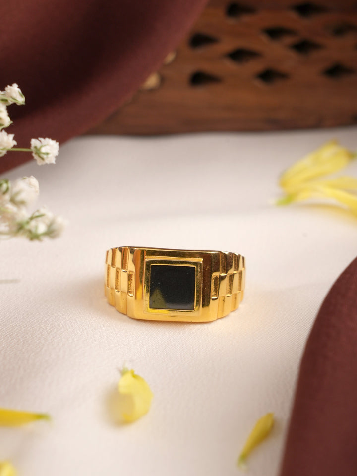 Classic Onyx Stone Gold Men's Ring