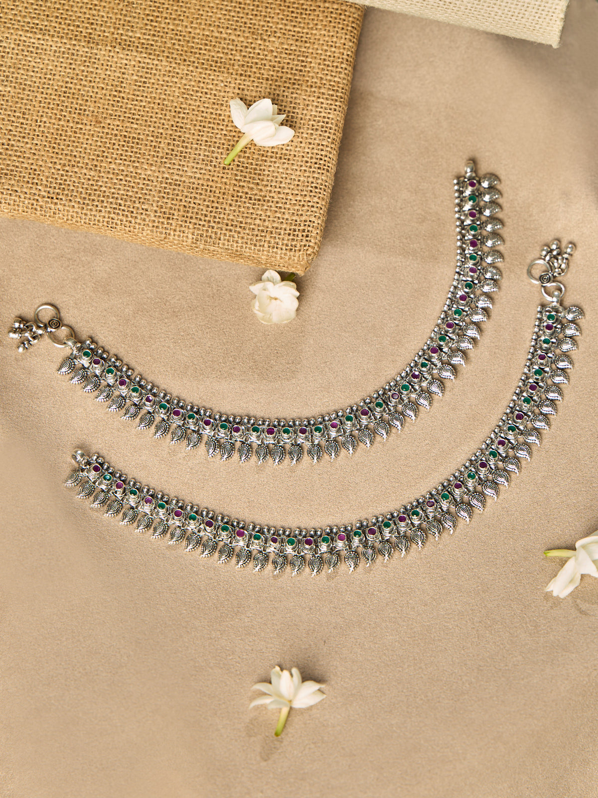 Queen’s Emerald Ruby Antique Anklet