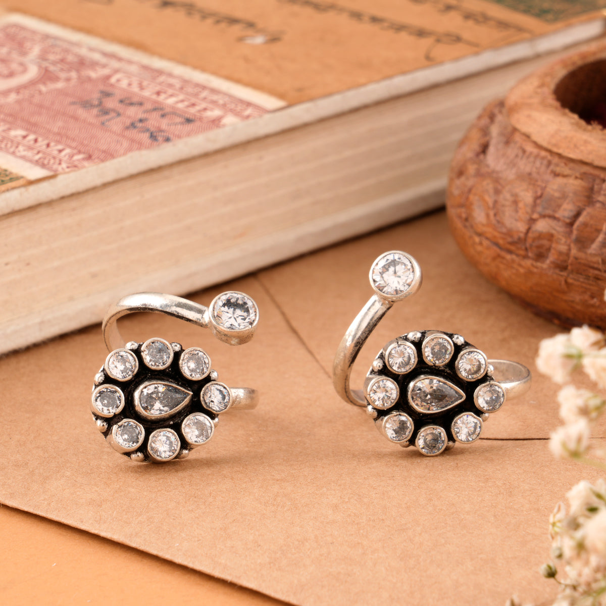 Antique Cluster Floral Silver Toe Ring