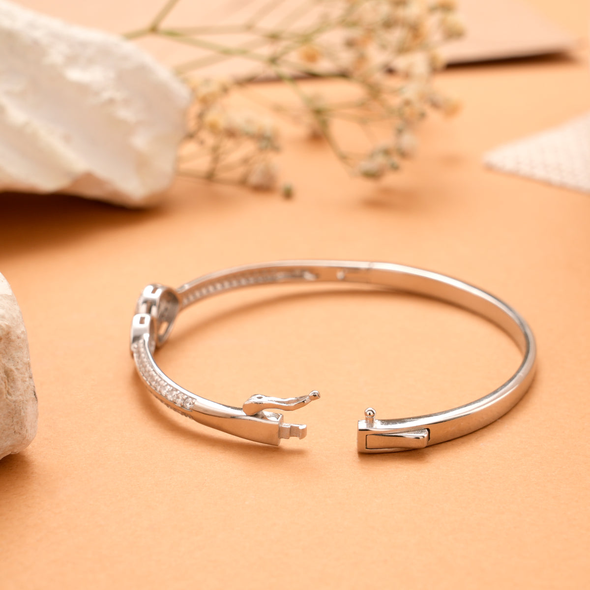 Elegant Emerald Teardrop Silver Bracelet