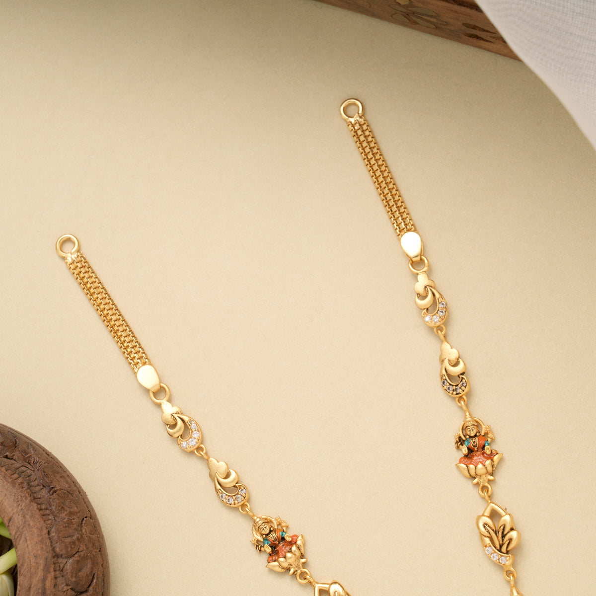 Devotional Lakshmi and Vinayagar Golden Necklace