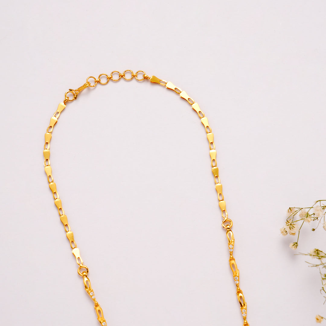 Classic Leaf Shape Golden Necklace Set