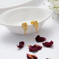 Elegant Paisley Design Drop Earring