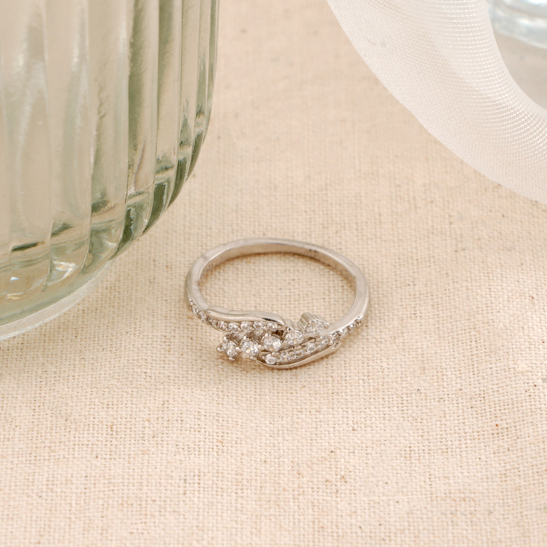 Fashion White Stone Design Ring