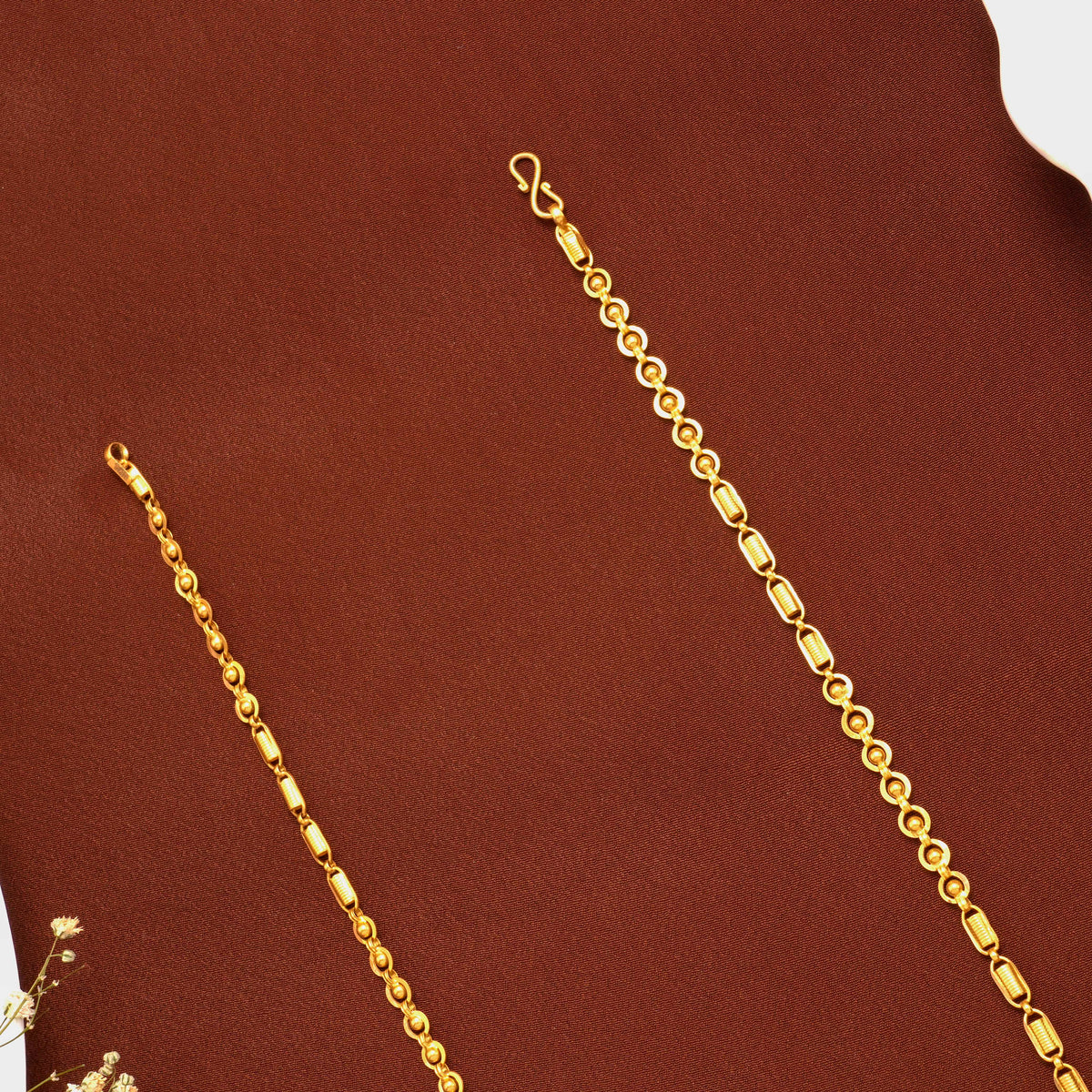 Regal Gold Beaded Capsule Pattern Chain