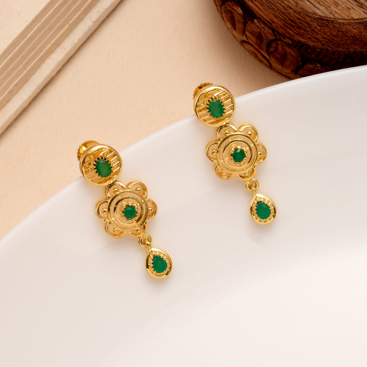 Emerald Royal Medallion Necklace Set