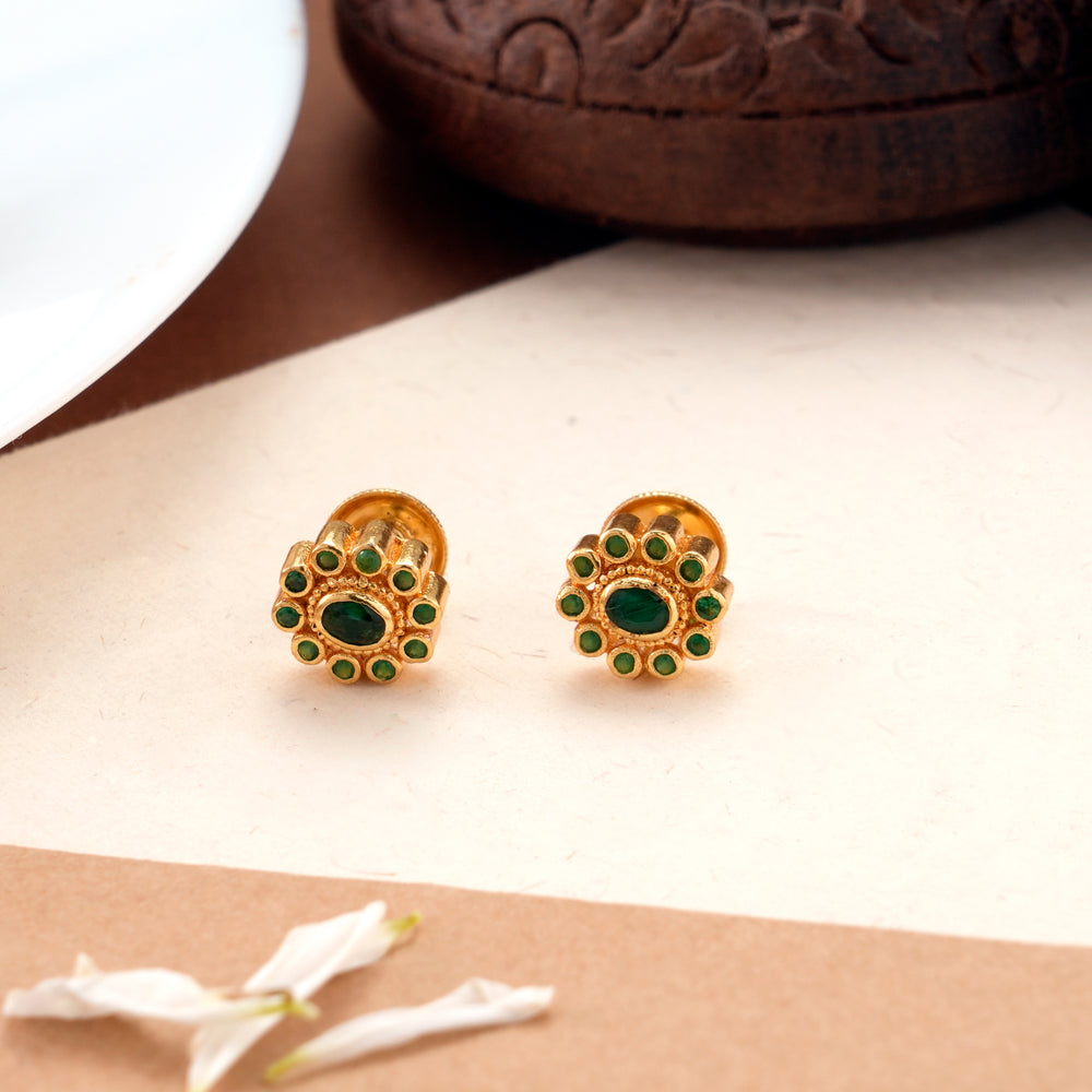 Oval Emerald Golden Kundan Stud