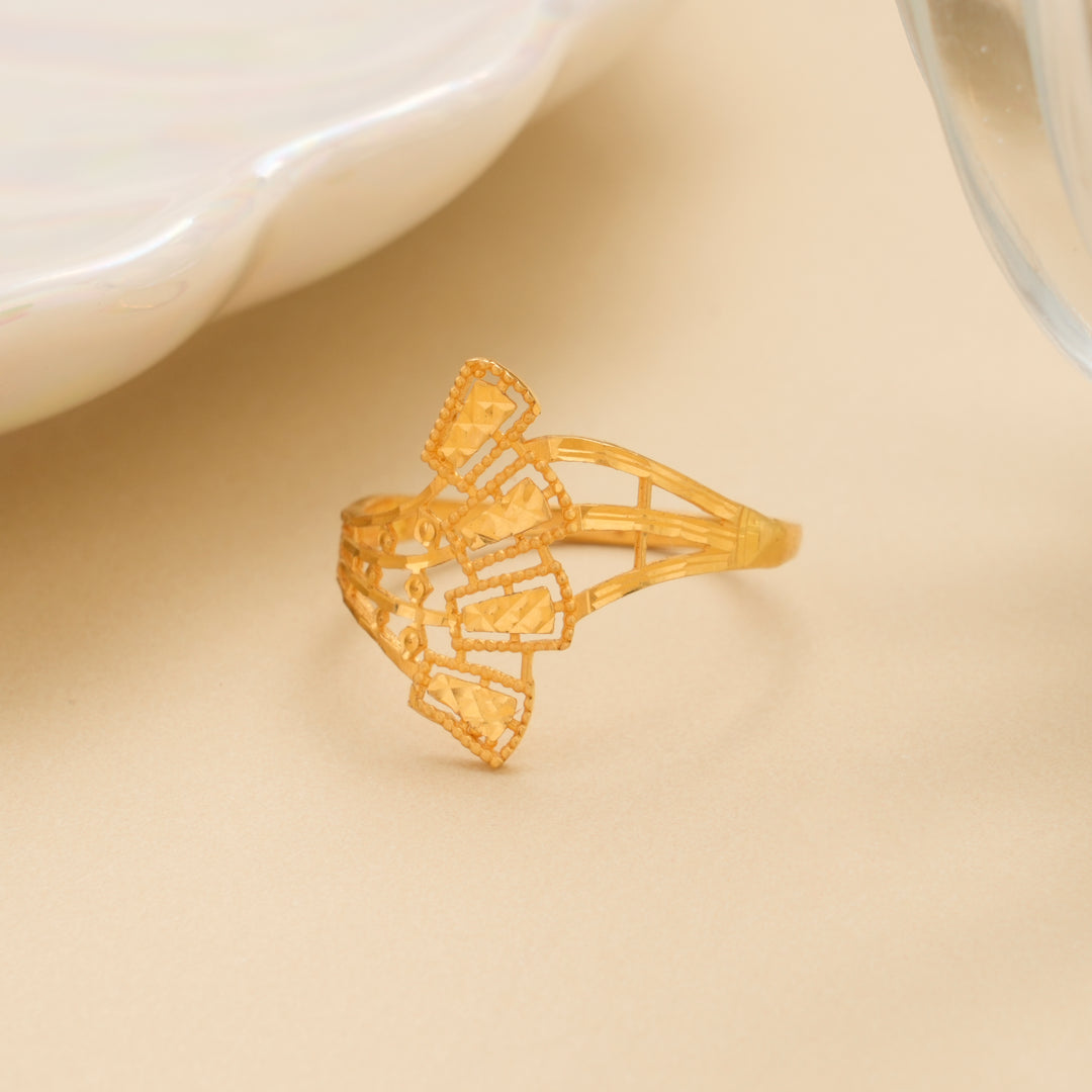 Statement Leaf Pattern Gold Ring