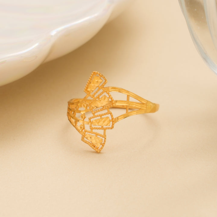 Statement Leaf Pattern Gold Ring