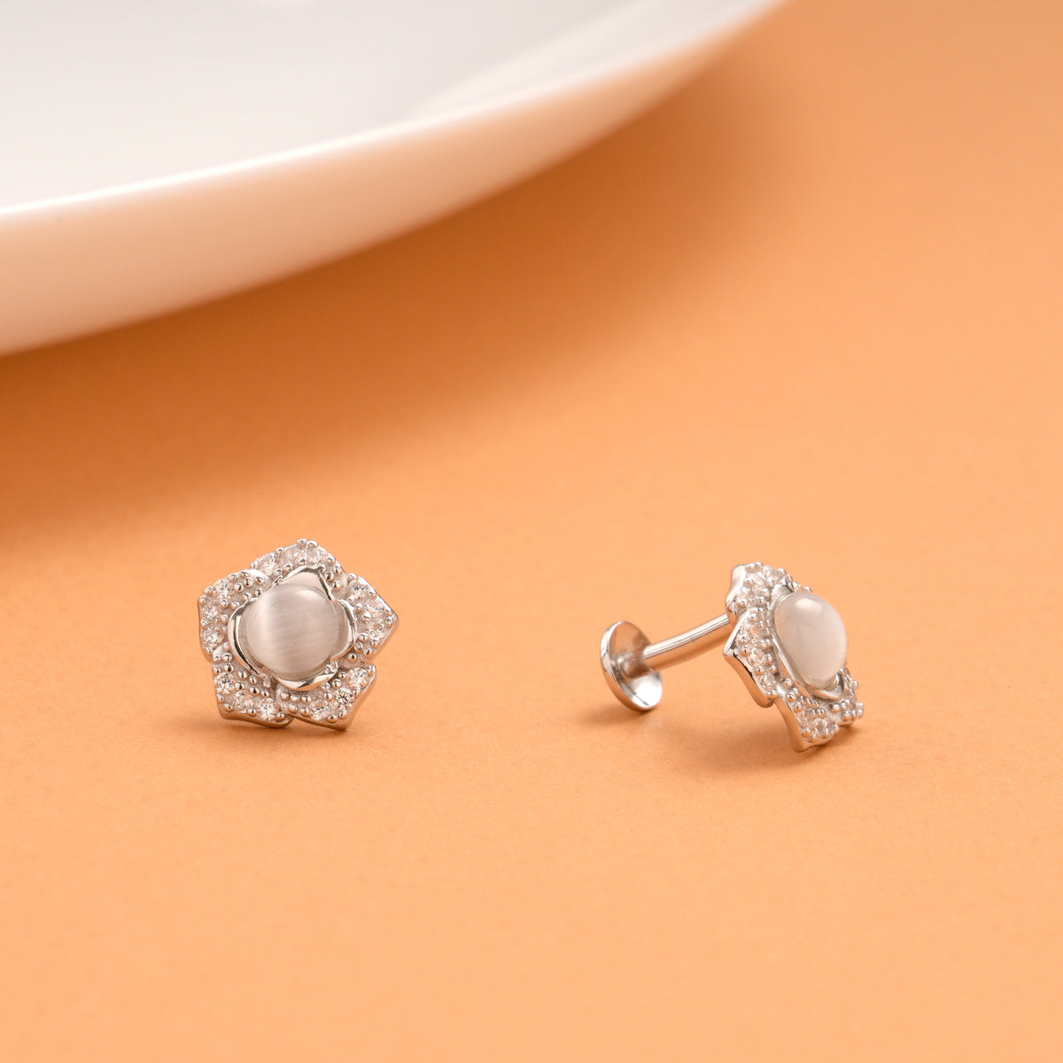 Cute Centre Floral with Stones Silver Stud