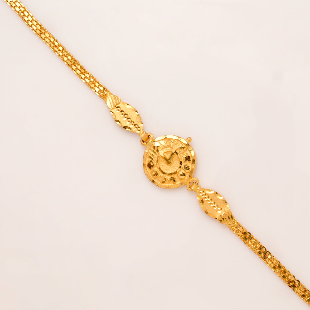 Elegant Watch Design Gold Bracelet