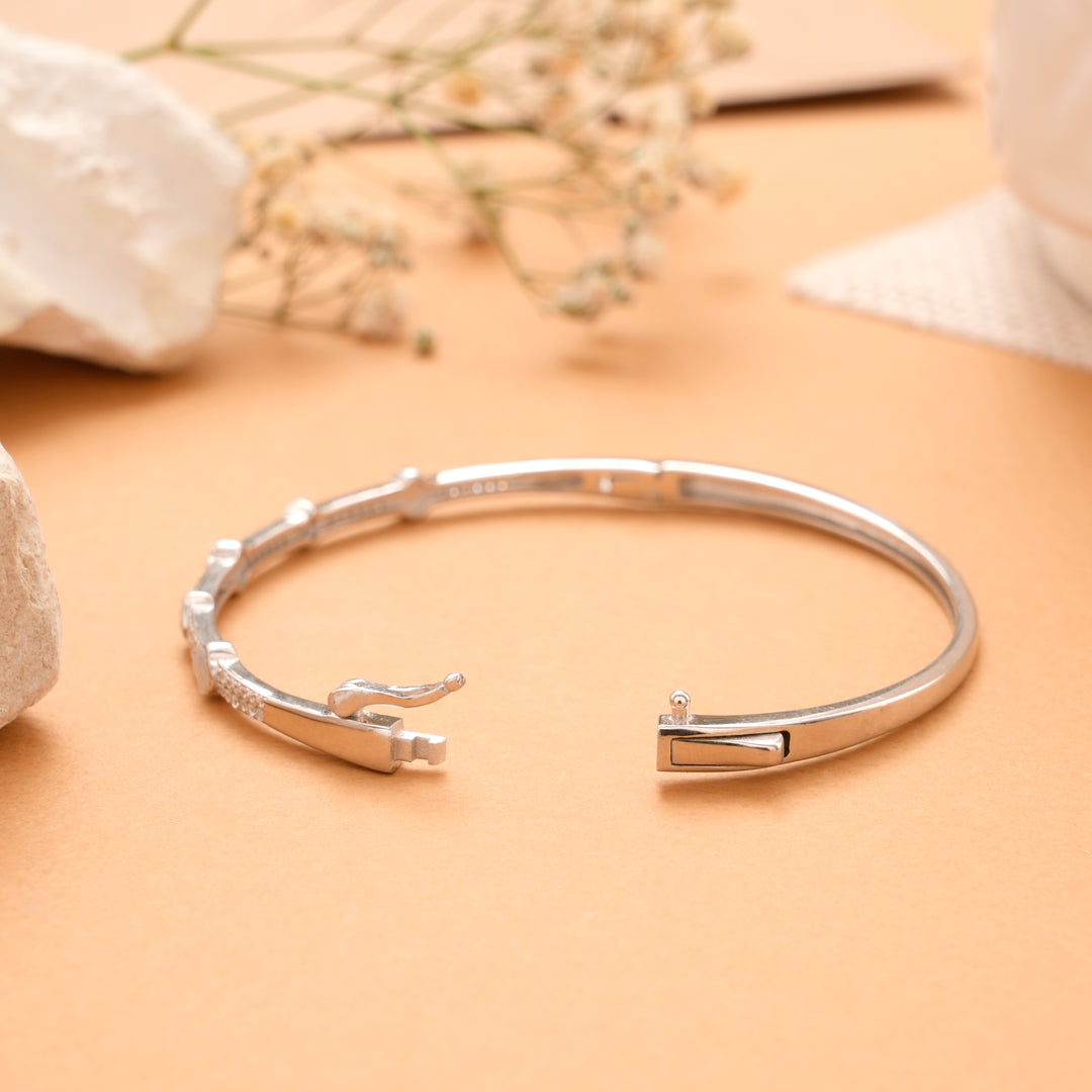 Minimal Bloom Floral Silver Bracelet