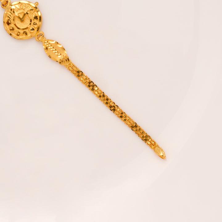 Elegant Watch Design Gold Bracelet