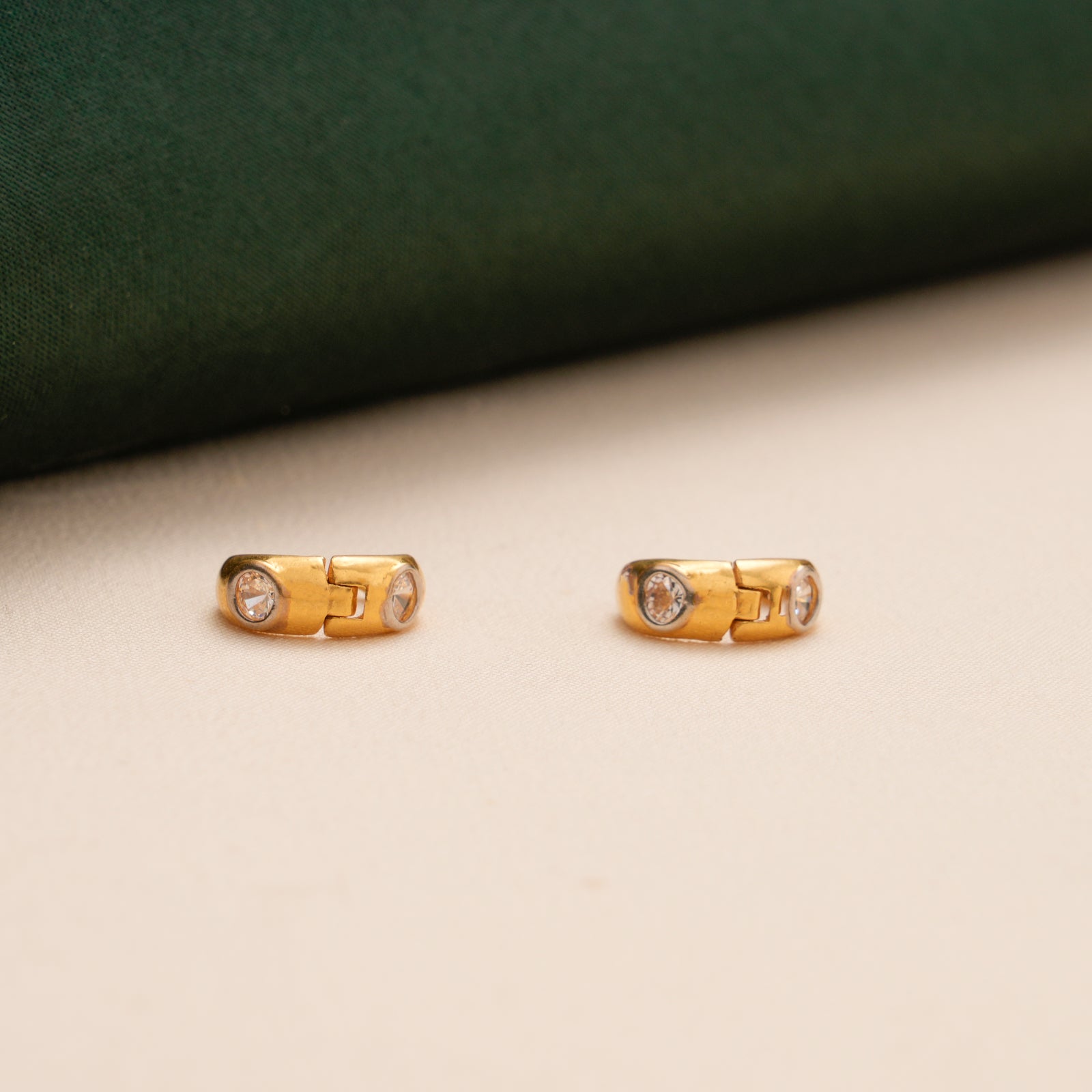 Link Stone Gold Huggie Earrings