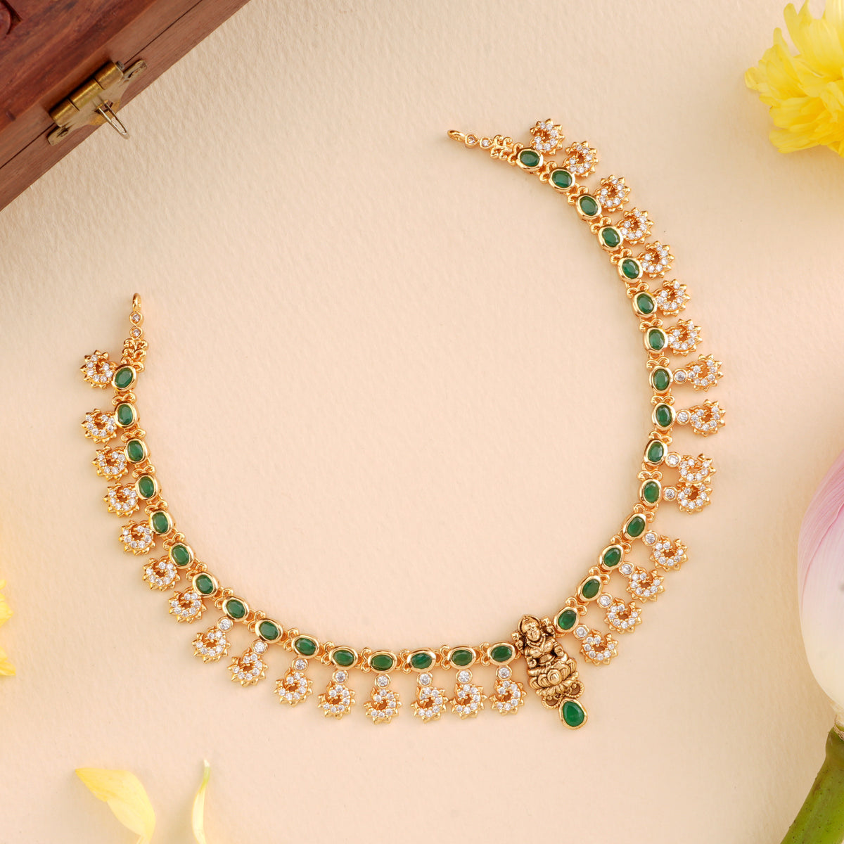Emerald Oval Shape Lakshmi Necklace
