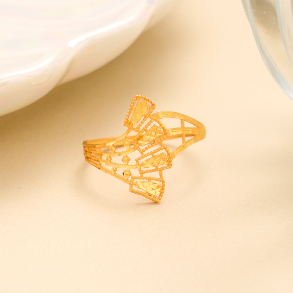 Statement Leaf Pattern Gold Ring