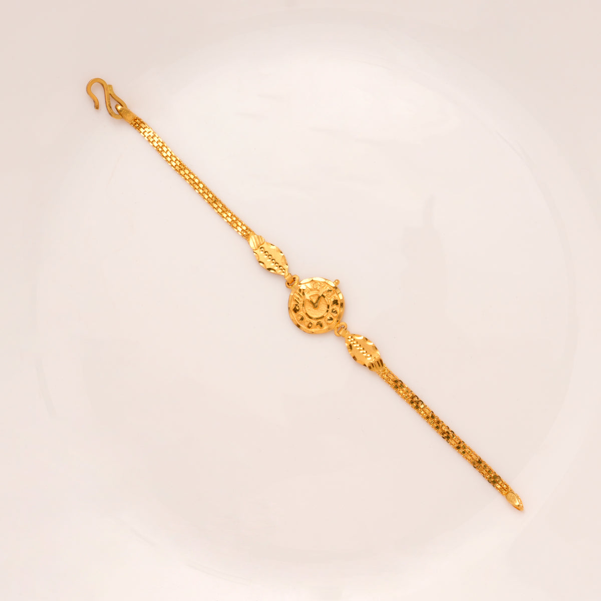 Elegant Watch Design Gold Bracelet