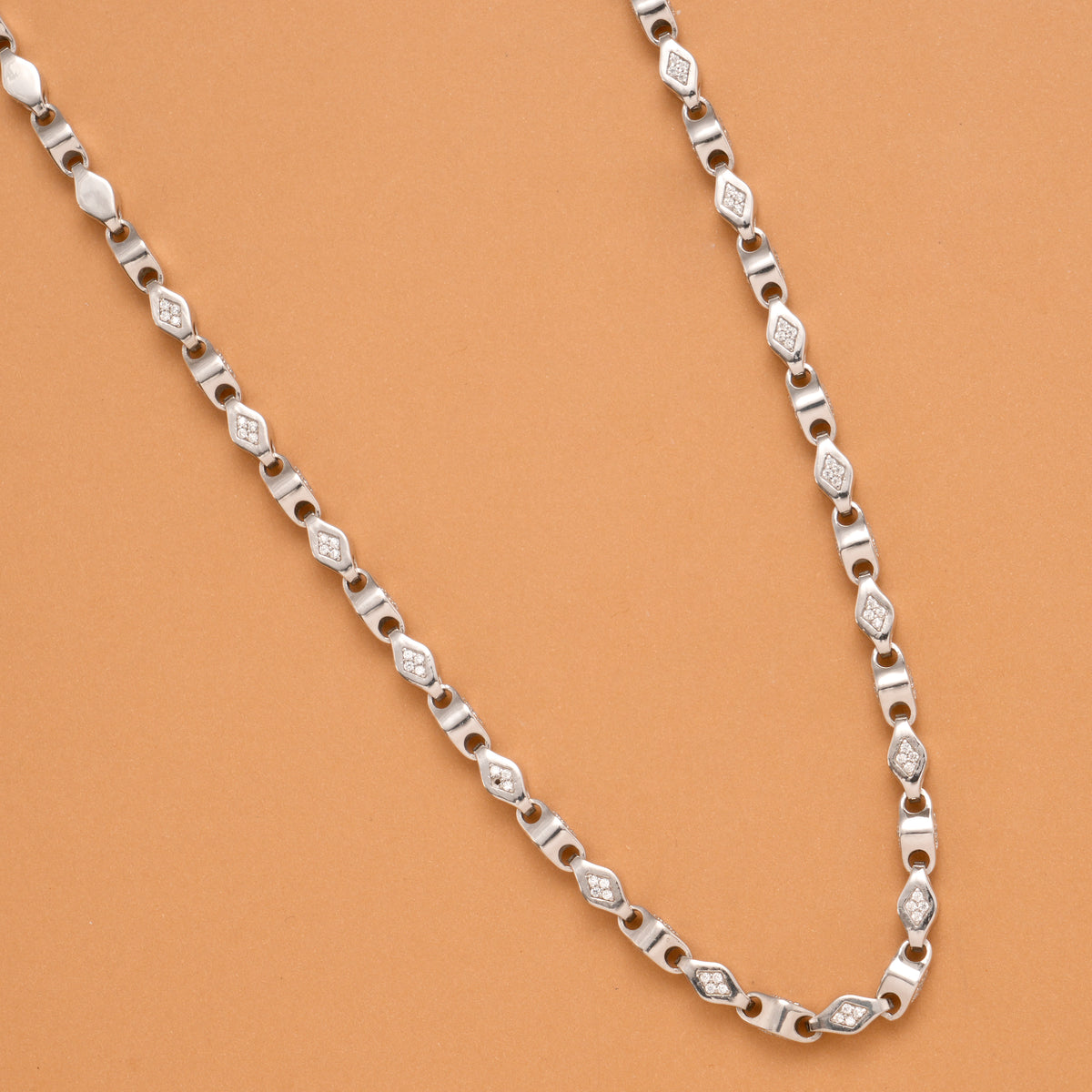 Bold Rectangular Lock Silver Men’s Chain