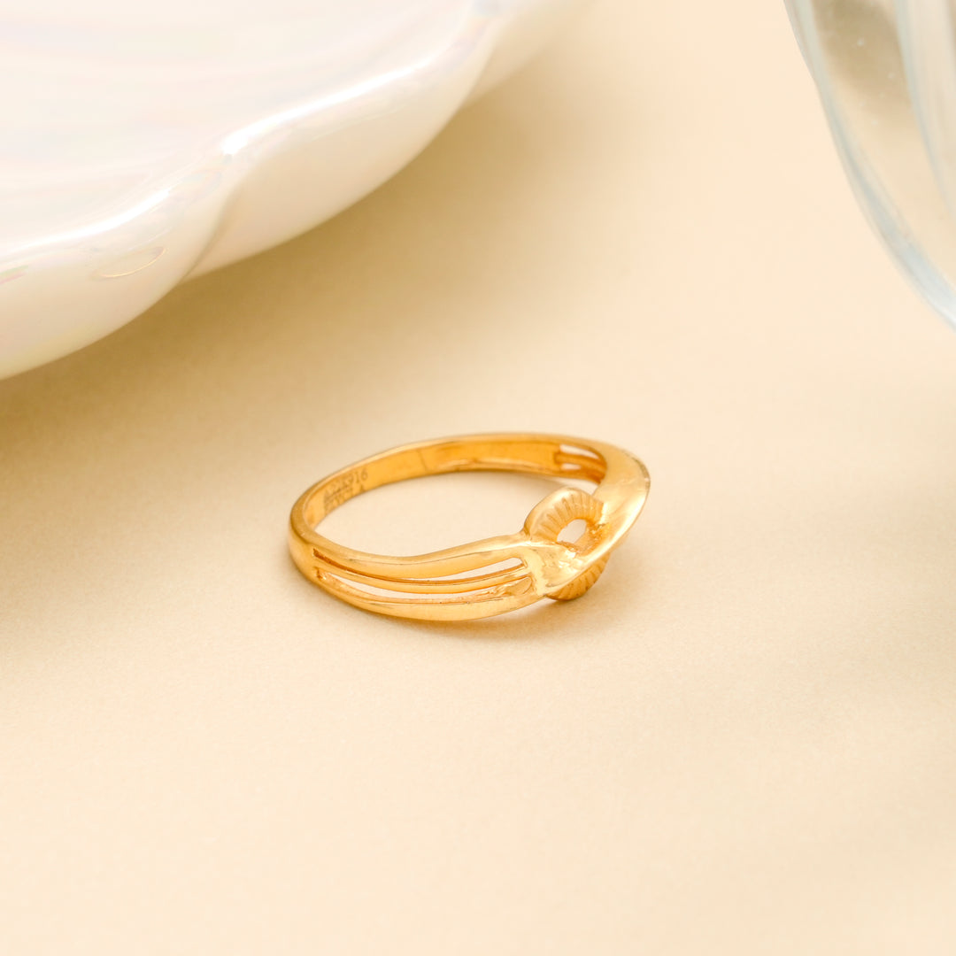 Elegant Minimal Twist Gold Ring