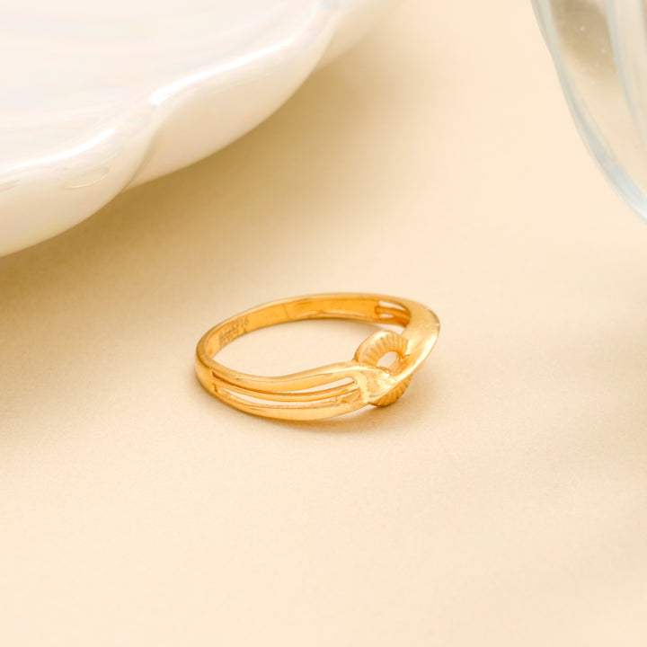 Elegant Minimal Twist Gold Ring