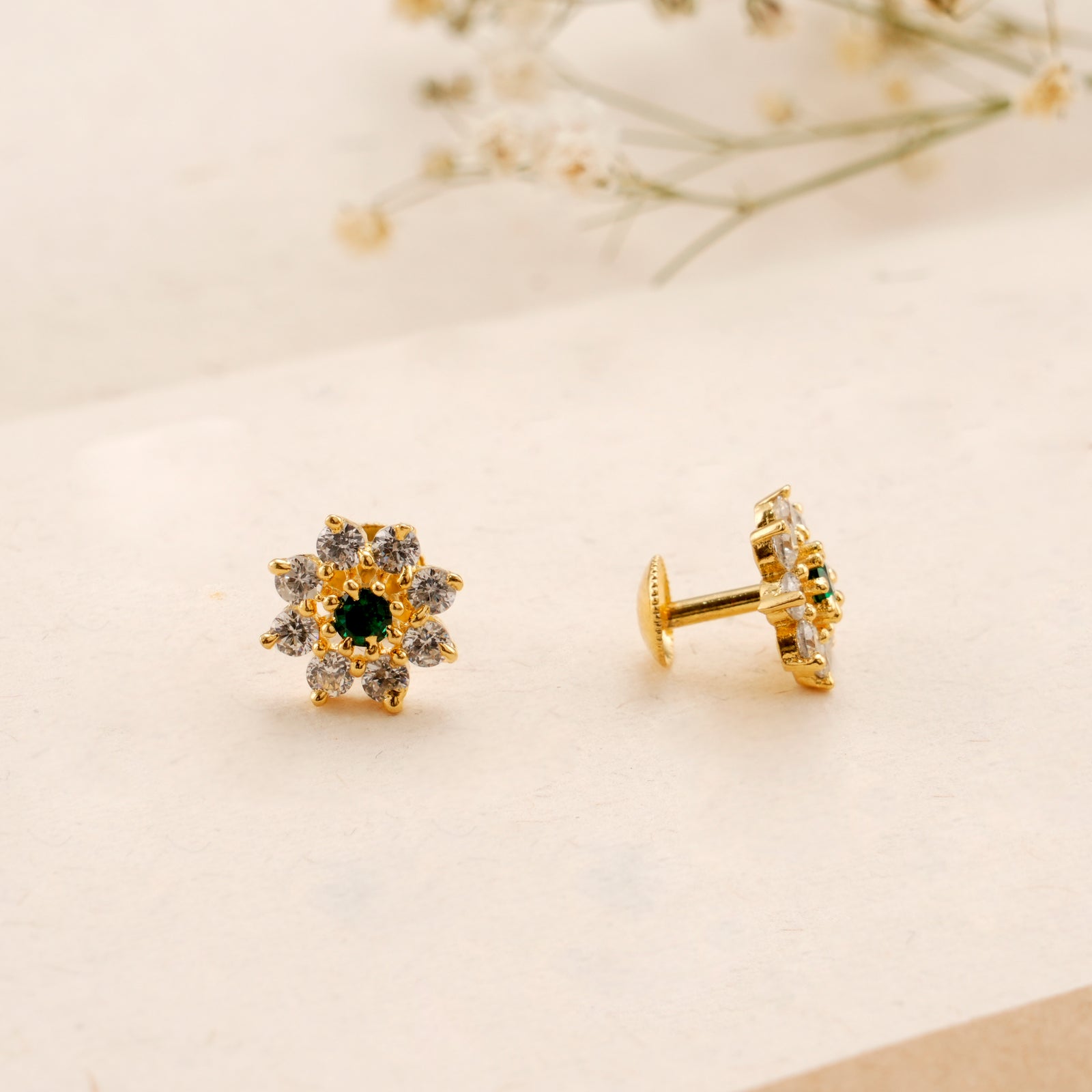 Elegant Emerald Floral Kundan Golden Stud