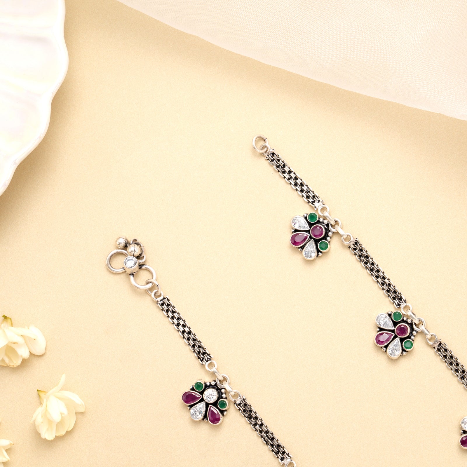 Elegant Vintage Glow Antique Silver Anklet