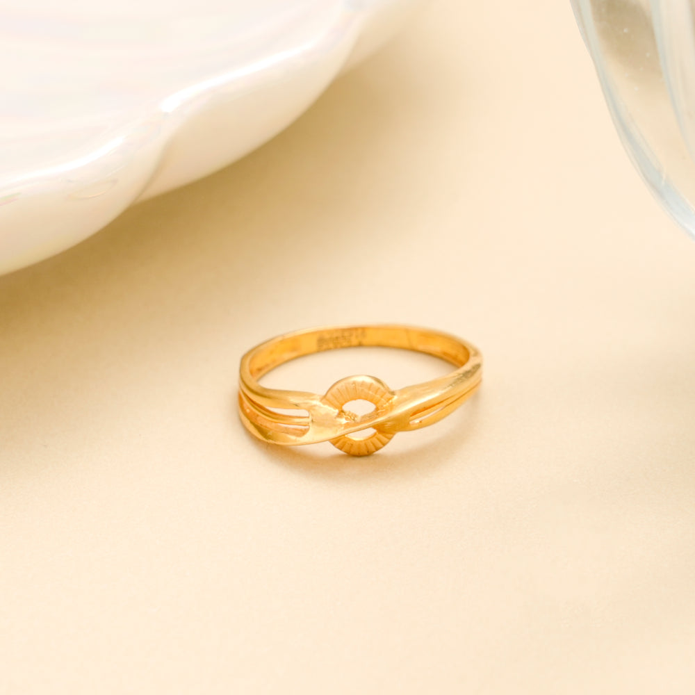 Elegant Minimal Twist Gold Ring