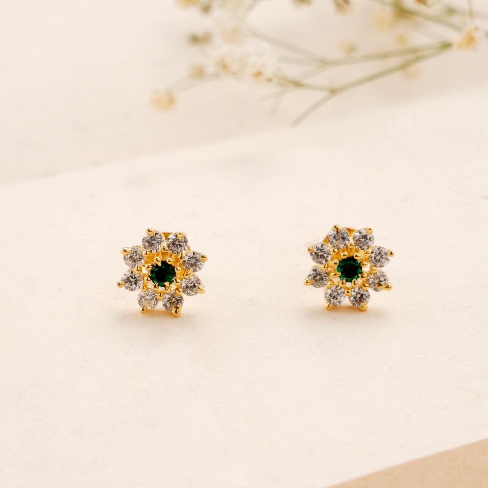 Elegant Emerald Floral Kundan Golden Stud