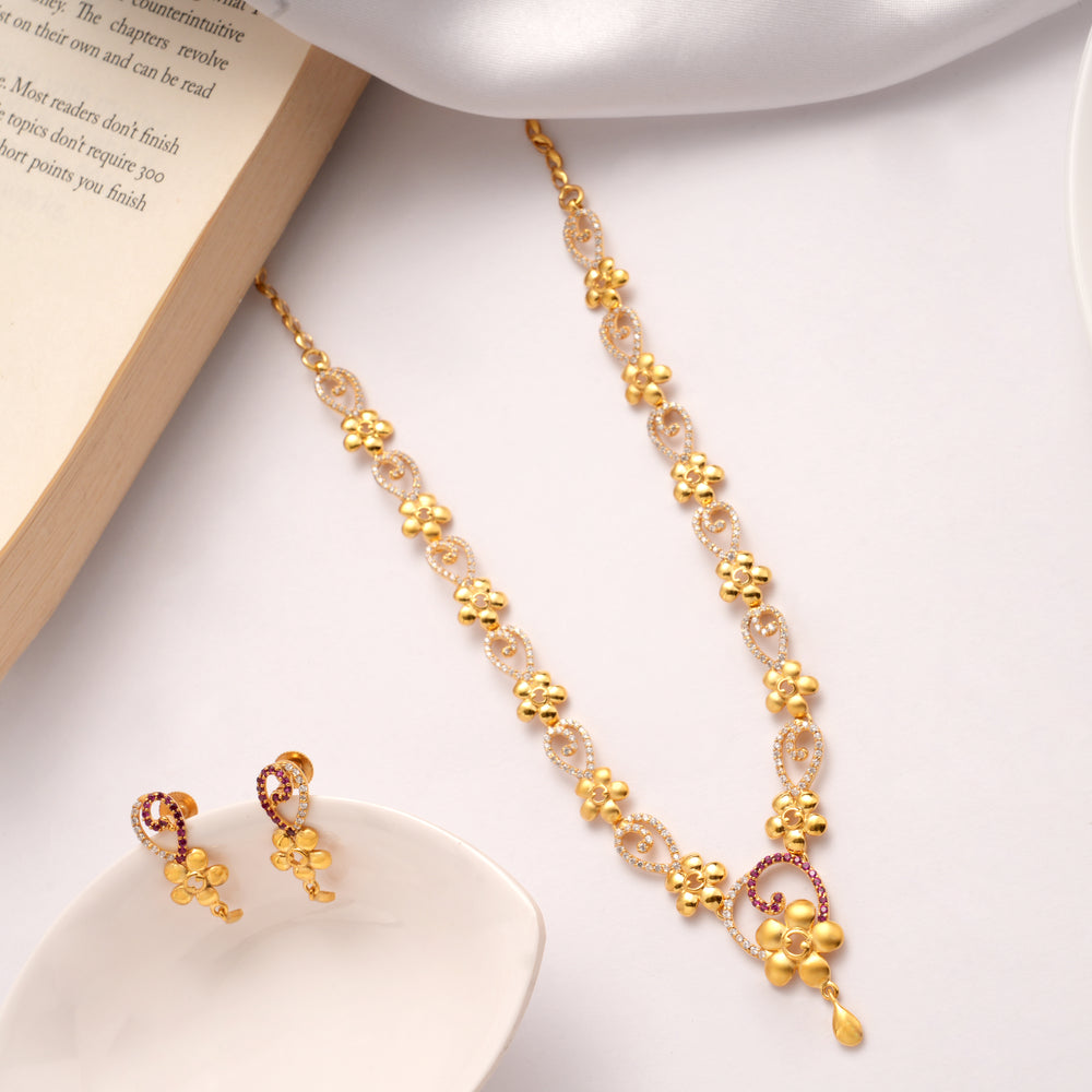 Blooming Floral Leaf Design Gold Plated Necklace Set
