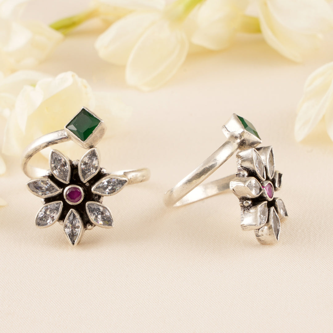 Halo Emerald with Floral Silver Toe Ring