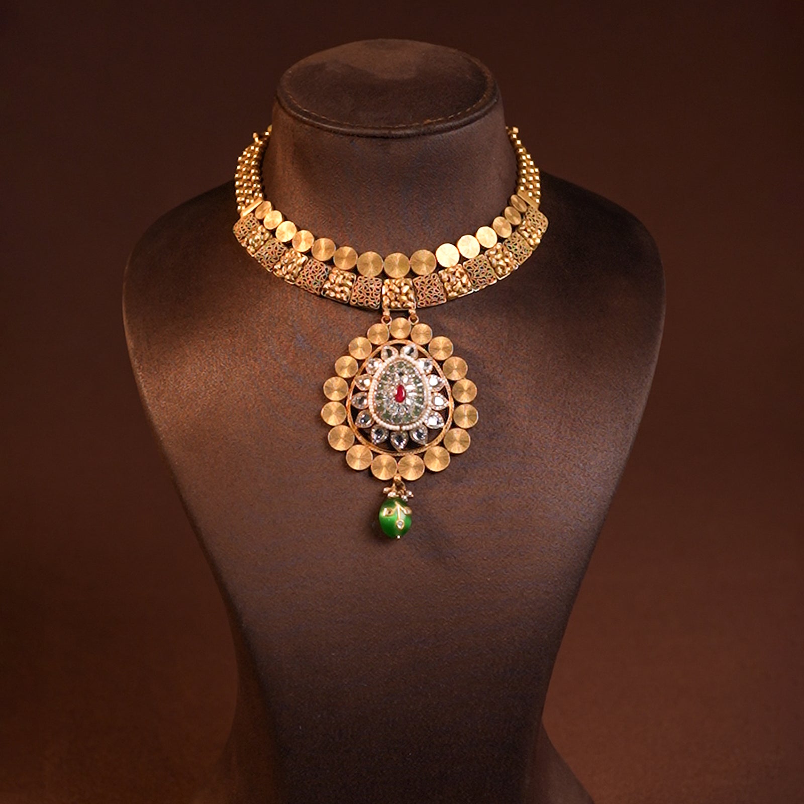 Grand Leaf Pattern Kundan Gold Necklace