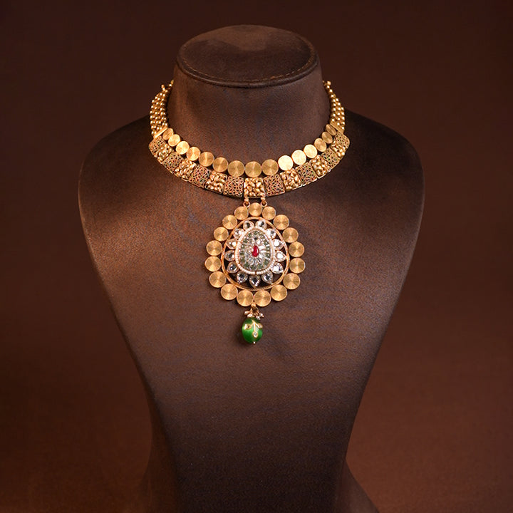 Grand Leaf Pattern Kundan Gold Necklace