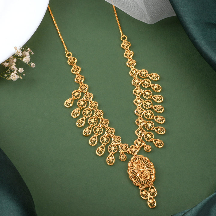 Elegant Dubai Pendant Necklace