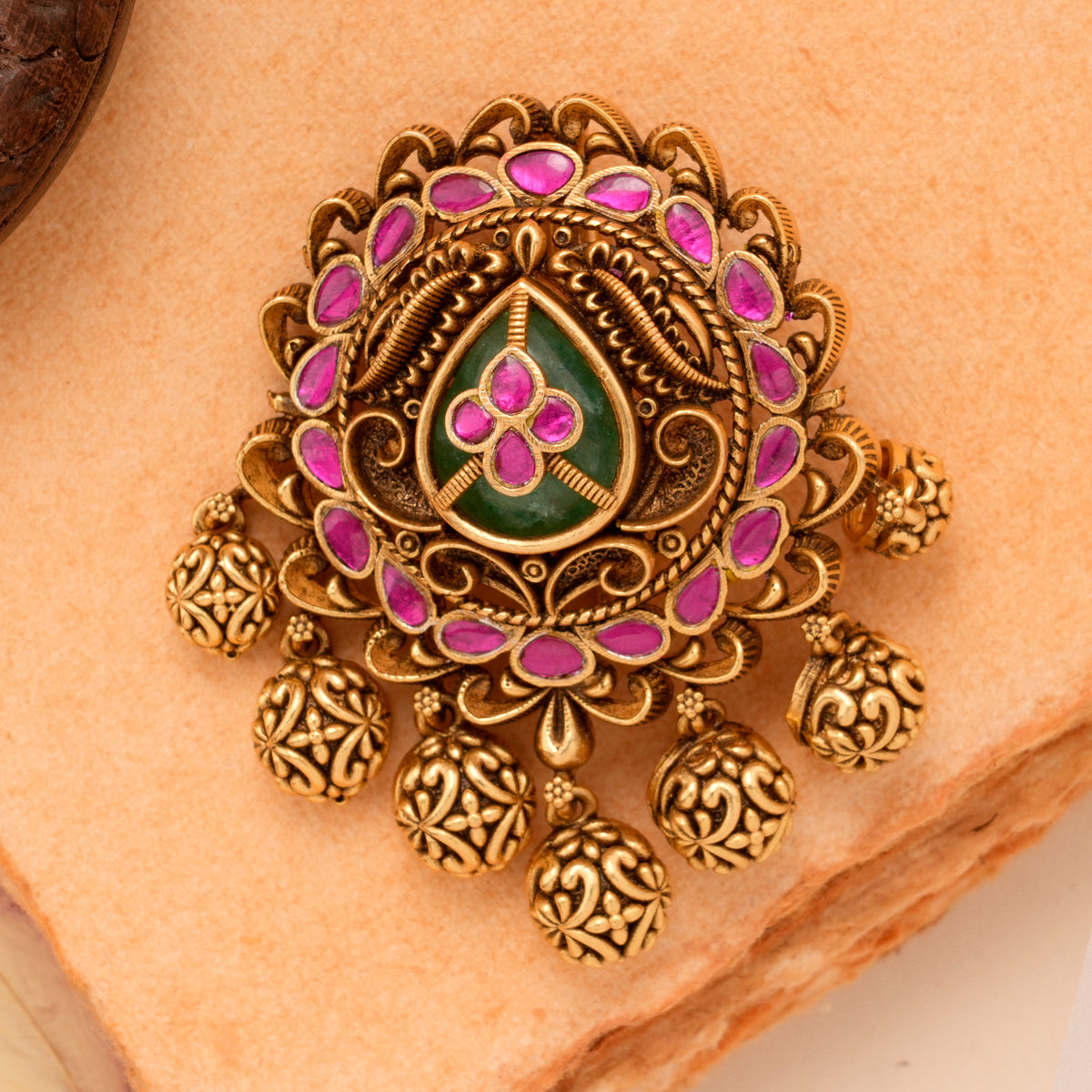 Blossom Floral Pattern Golden Kundan Pendant