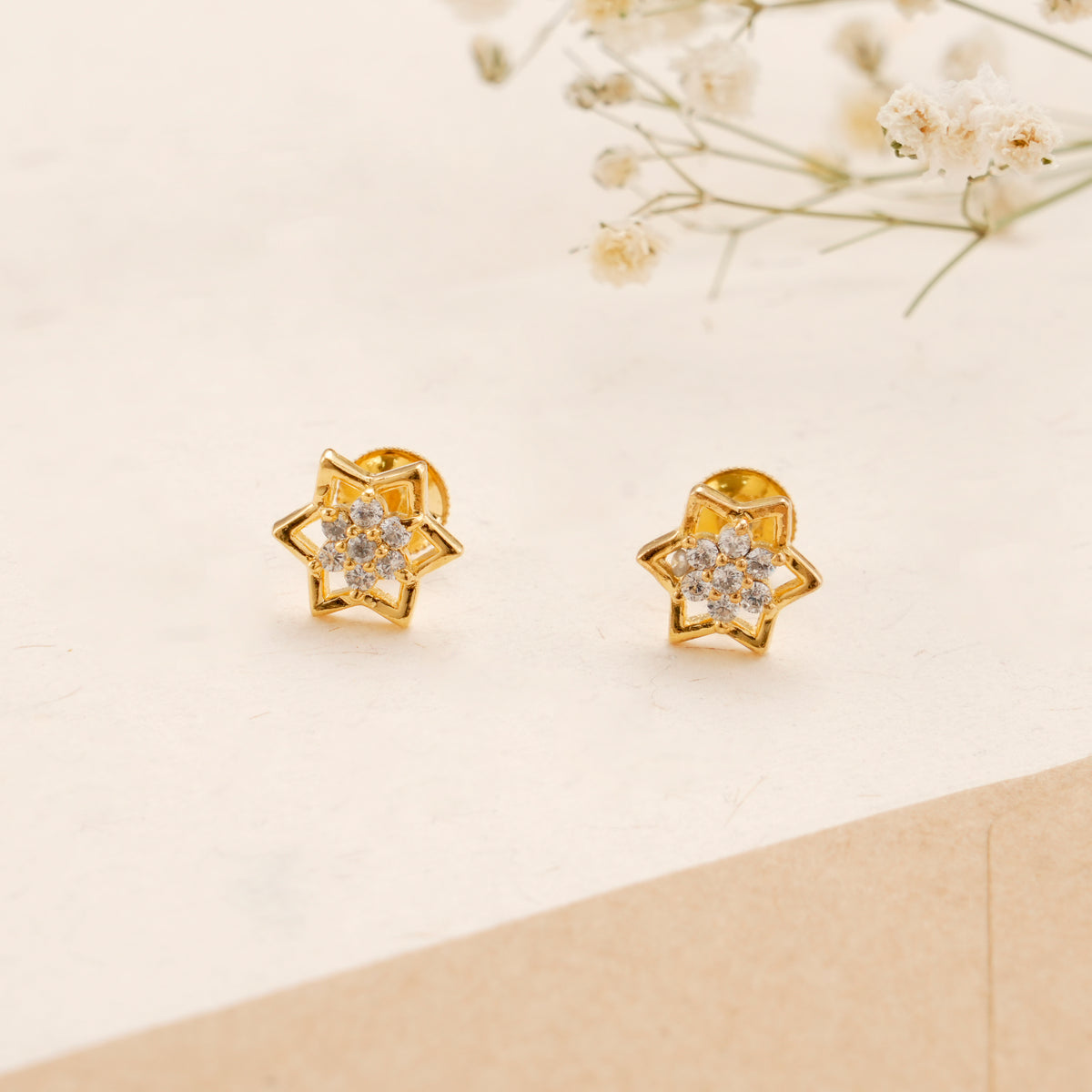 Sparkling Star Casting Golden Earring