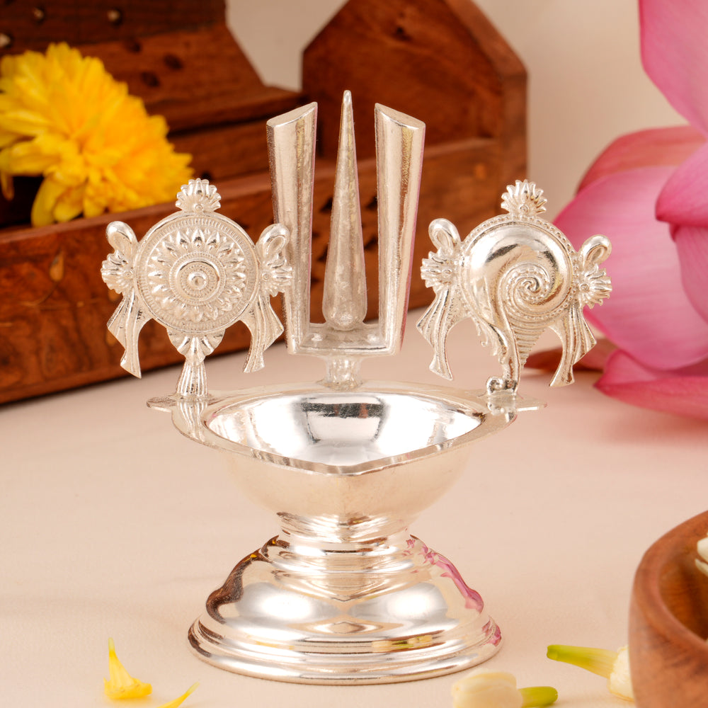 Silver Sangu Chakram Vilakku