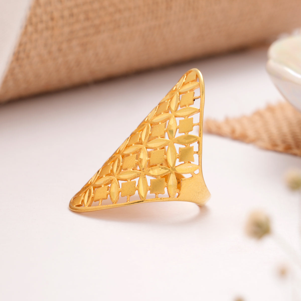 Geometric Lattice Design Golden Ring