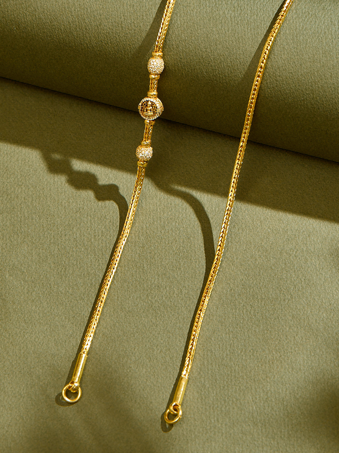 Lakshmi with White Spark Mugappu Chain