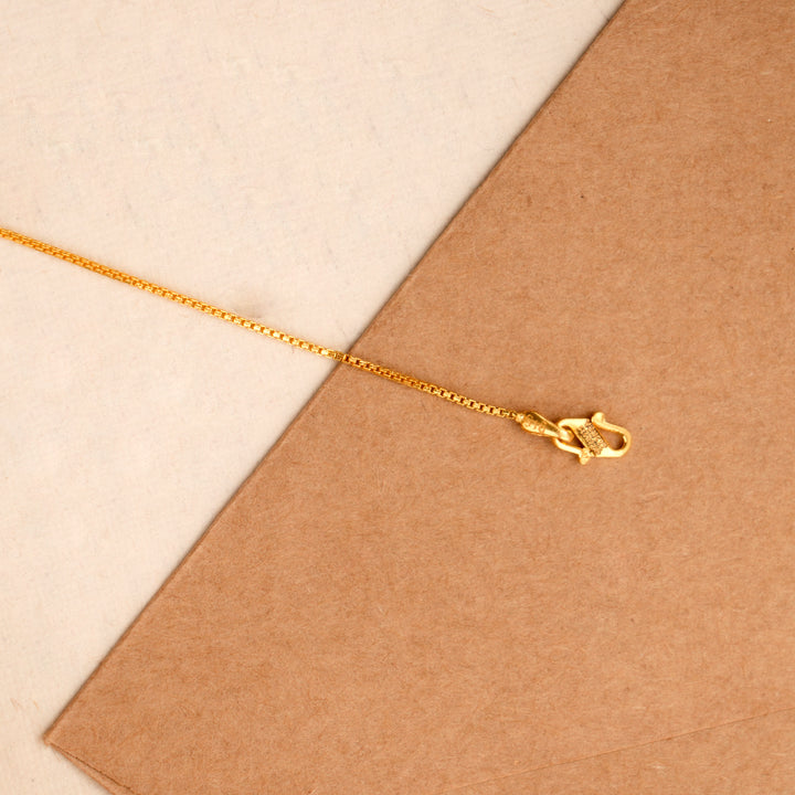 Trendy Single Round Cut Gold Bracelet