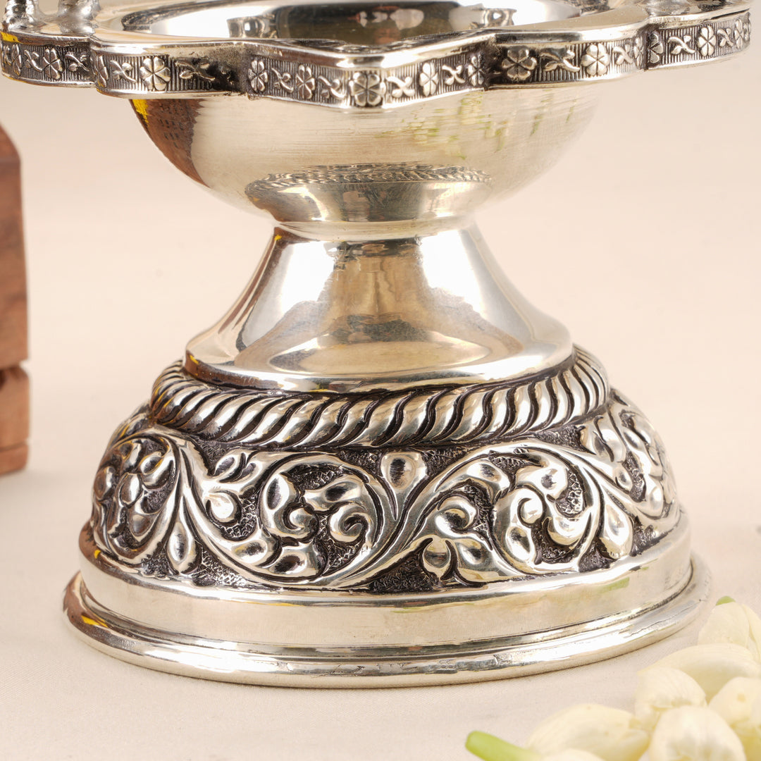 Antique Silver Ganesh Vilakku